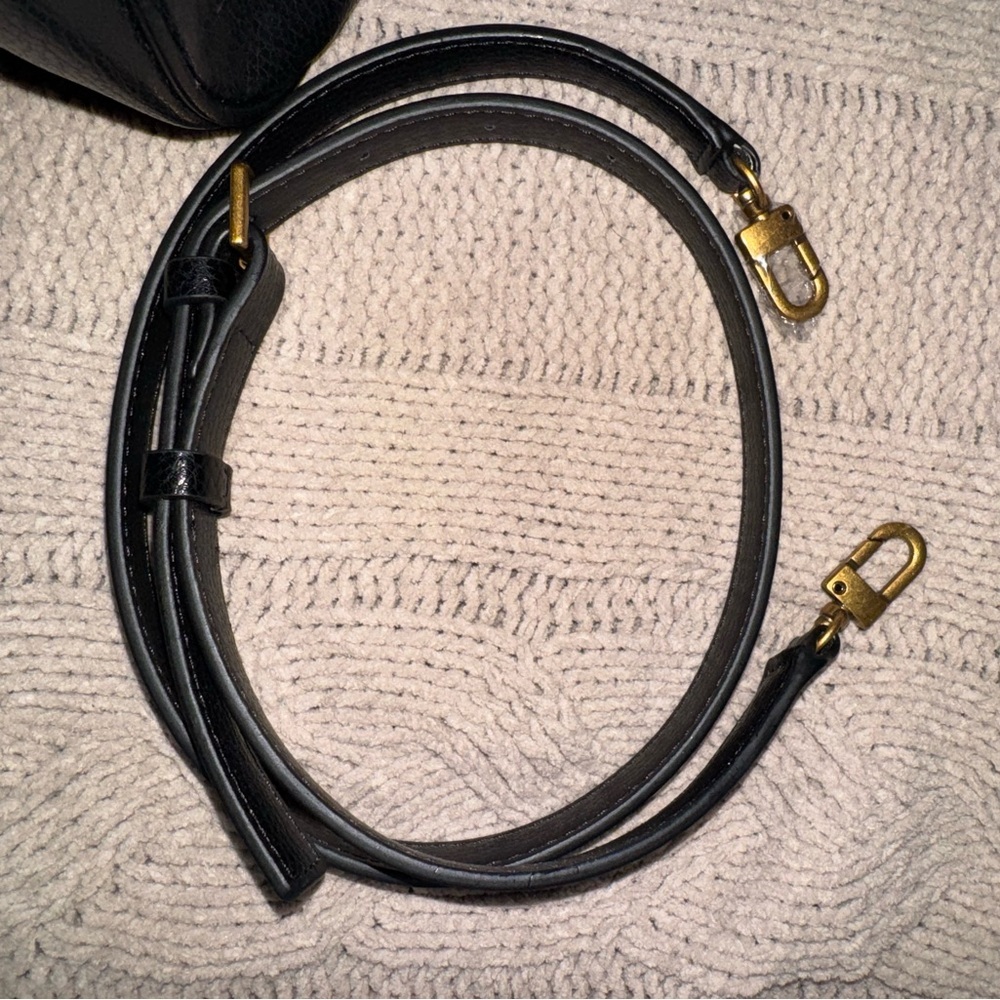 Guess Black Shoulder Bag with Gold Details - Picture 13 of 13